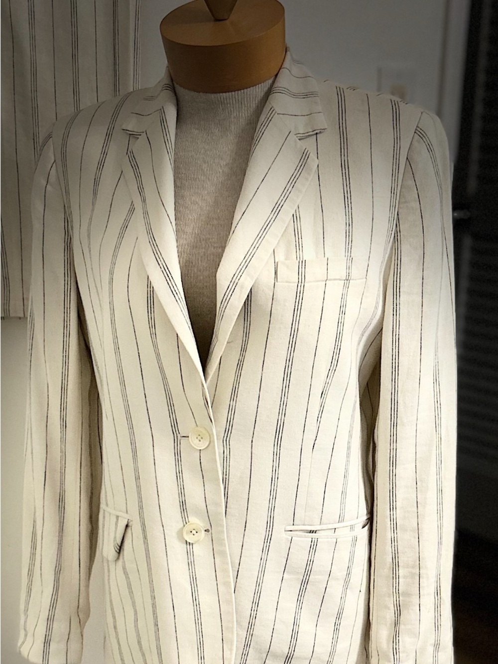 Lauren Ralph Lauren Cream Pinstripe Linen Blazer and Wide-Leg Trousers - Picture 2 of 16